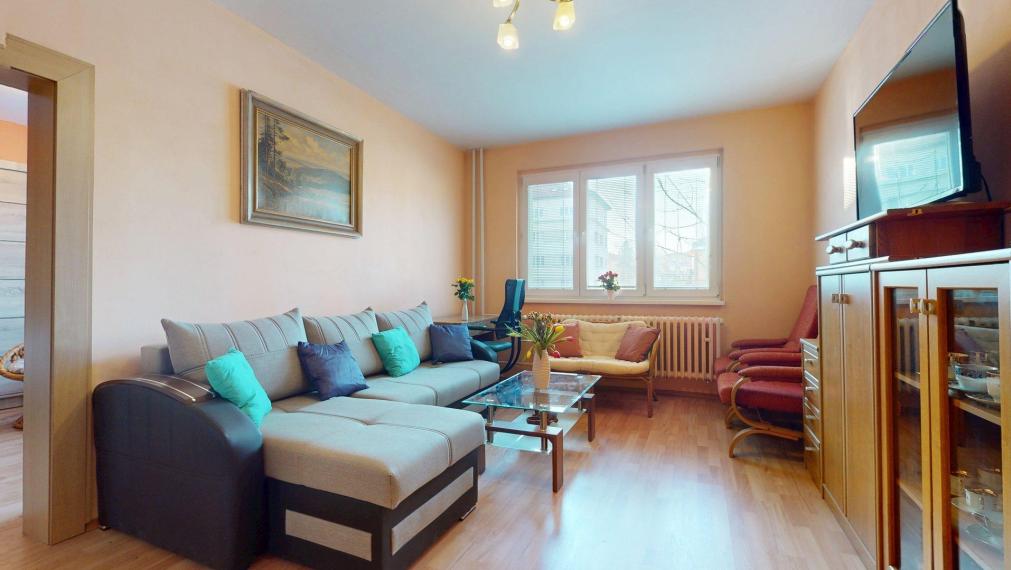 NOVÁ CENA: Priestranný 2i byt, Južná trieda – širšie centrum