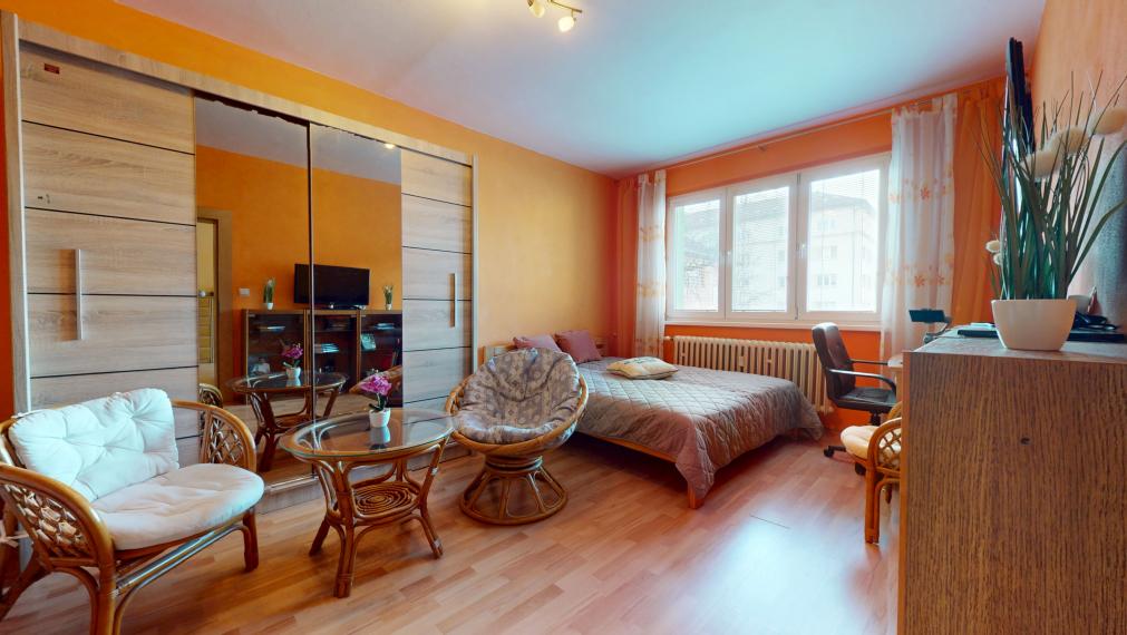 NOVÁ CENA: Priestranný 2i byt, Južná trieda – širšie centrum